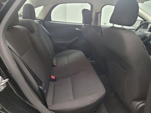 Used 2016 Ford Focus SE FWD image 19