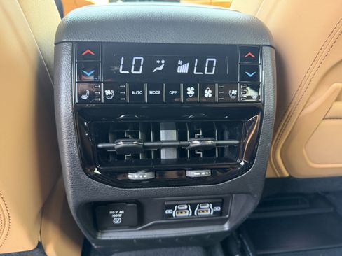 Used 2024 Jeep Grand Cherokee L Summit AWD/4WD image 21