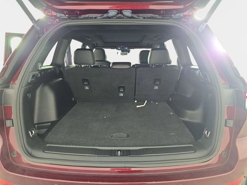 Used 2024 Jeep Grand Cherokee Limited w/ Luxury Tech Group II image 13