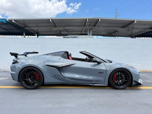 Used 2024 Chevrolet Corvette Z06 w/ Stealth Interior Trim Package RWD image 2