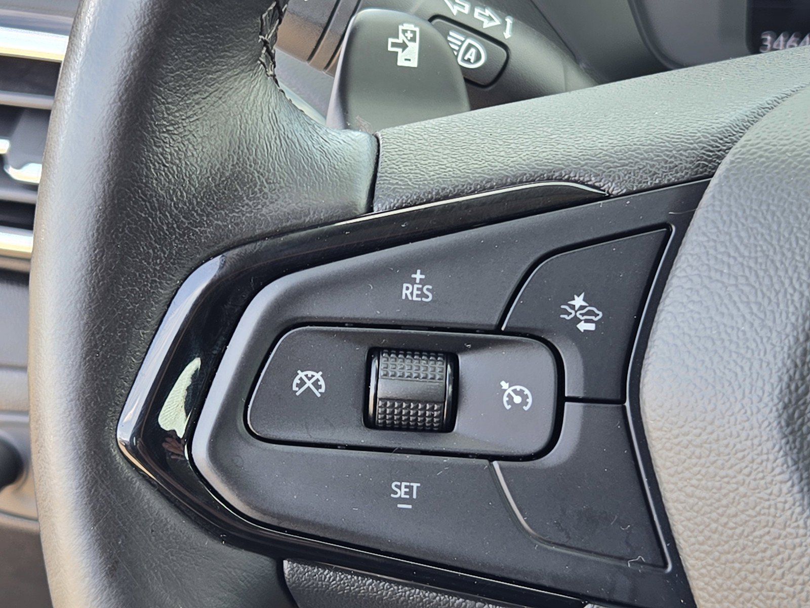 Used 2023 Chevrolet Bolt EUV LT w/ Convenience Package FWD image 24