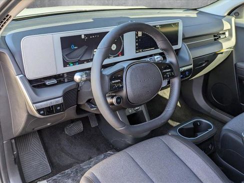 New 2024 Hyundai Ioniq 5 SEL image 3