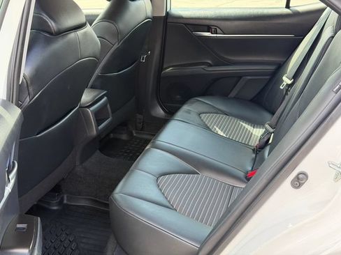 Used 2021 Toyota Camry SE w/ Convenience Package FWD image 17