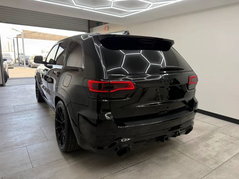 Used 2018 Jeep Grand Cherokee SRT AWD/4WD image 5
