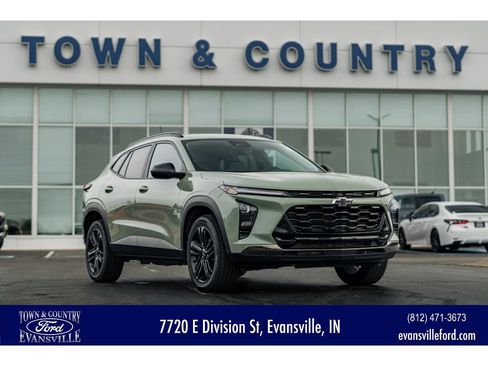 Used 2025 Chevrolet Trax ACTIV w/ Driver Confidence Package FWD image 1