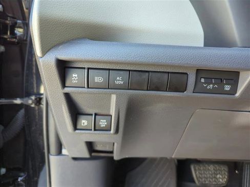 Certified 2021 Toyota Sienna Limited image 18