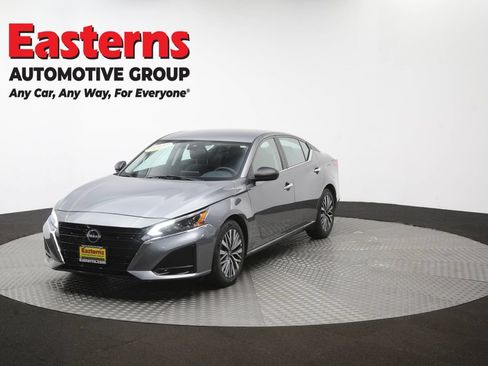 Used 2025 Nissan Altima 2.5 SV FWD image 54