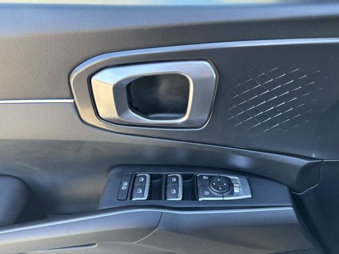 Used 2023 Kia Sorento S image 19