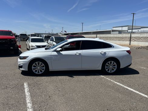 Used 2022 Chevrolet Malibu LT FWD image 2