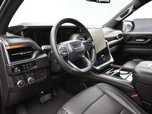 Used 2025 GMC Yukon Denali image 18