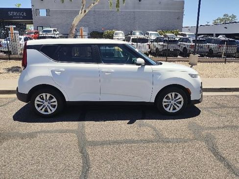 Certified 2021 Kia Soul LX FWD image 16
