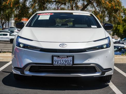 Certified 2026 Toyota Prius Plug-In Hybrid FWD image 4