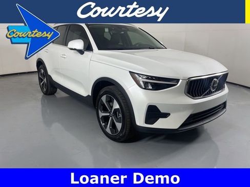 New 2025 Volvo XC40 B5 Core w/ Protection Package Premier AWD/4WD image 1