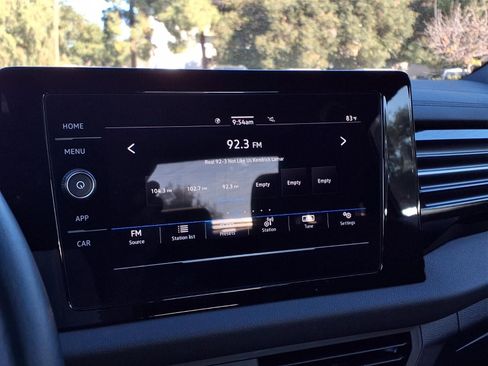 Certified 2025 Volkswagen Jetta Sport image 9