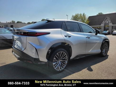 Used 2023 Lexus RZ 450e Premium image 5