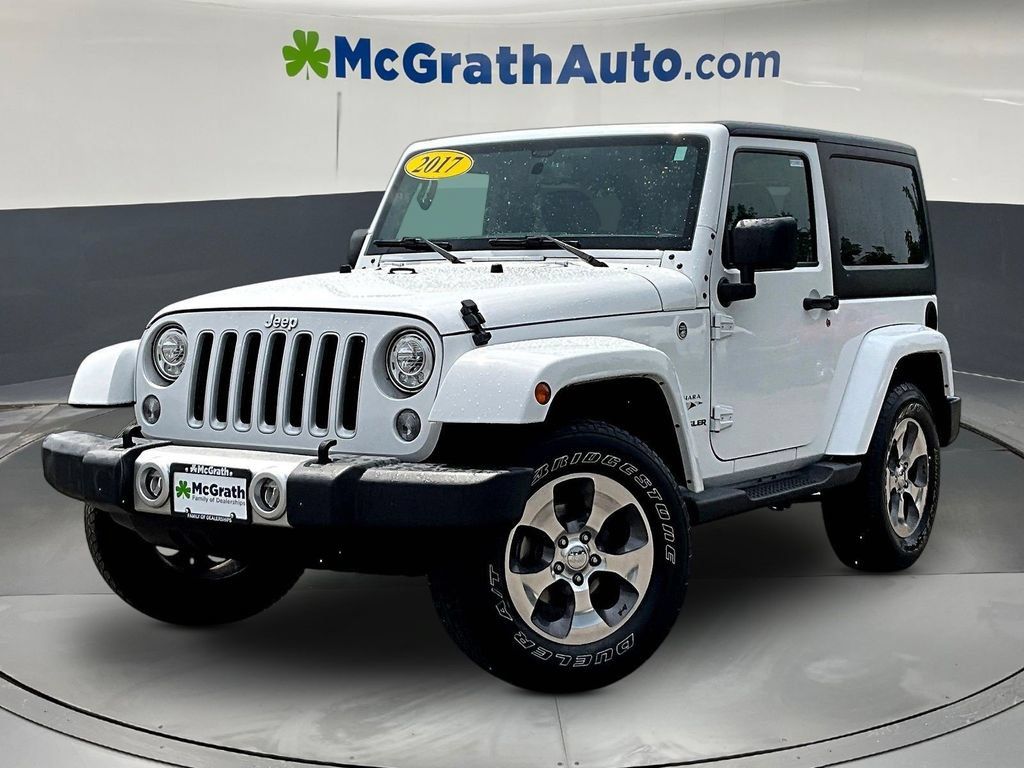 Used 2017 Jeep Wrangler Sahara w/ Connectivity Group AWD/4WD image 3