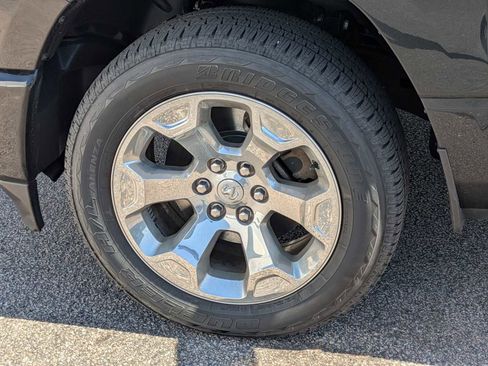Used 2022 RAM 1500 Big Horn AWD/4WD image 29