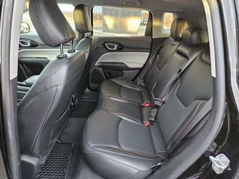 Used 2022 Jeep Compass Limited image 27