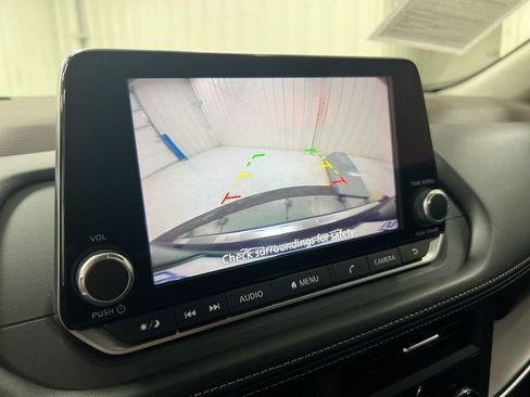 Used 2023 Nissan Rogue SV AWD/4WD image 15