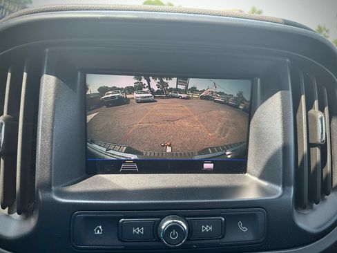 Used 2020 GMC Canyon 2WD Crew Cab w/ Convenience Package image 10
