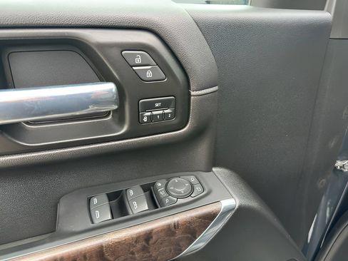 Used 2022 GMC Sierra 3500 Denali AWD/4WD image 12