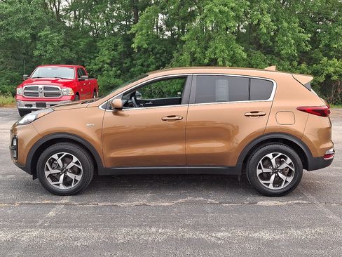 Used 2020 Kia Sportage LX AWD/4WD image 6