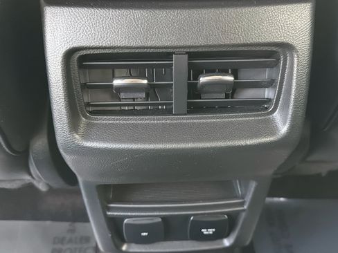 Used 2020 Ford Edge Titanium image 20