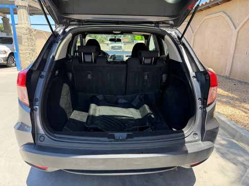 Used 2018 Honda HR-V EX image 8