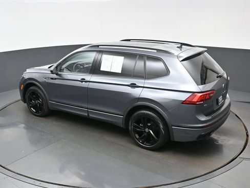 Used 2023 Volkswagen Tiguan SE R-Line AWD/4WD image 38