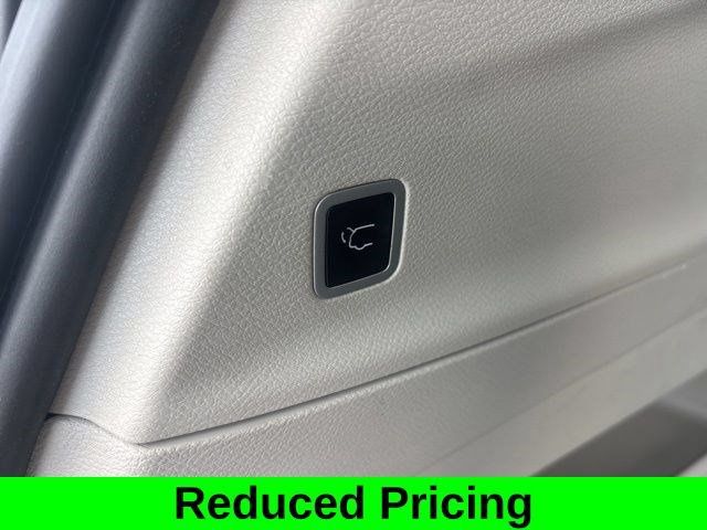 Used 2024 Chrysler Pacifica Touring-L FWD image 34