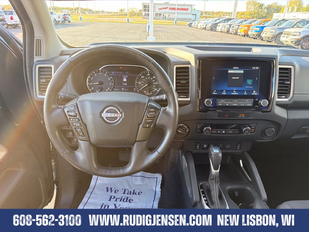 Used 2022 Nissan Frontier SV AWD/4WD image 13