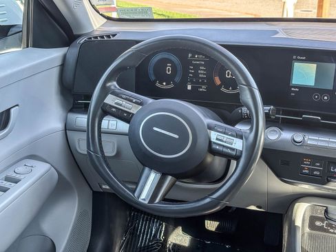 Used 2025 Hyundai Kona SEL FWD image 18