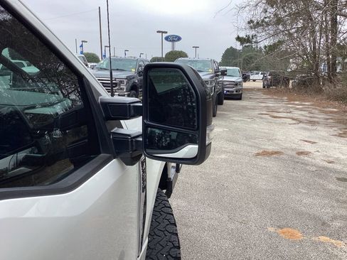 Used 2024 Ford F350 Lariat image 27