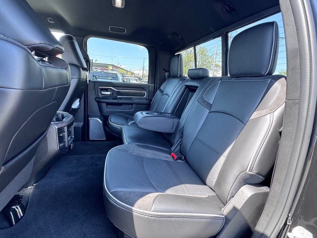 Used 2025 RAM 3500 Limited AWD/4WD image 16