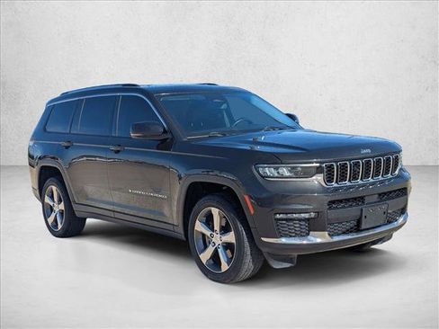 Used 2022 Jeep Grand Cherokee L Limited image 3