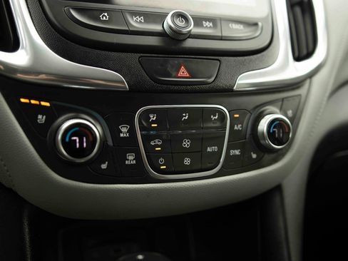 Used 2019 Chevrolet Equinox Premier FWD image 9