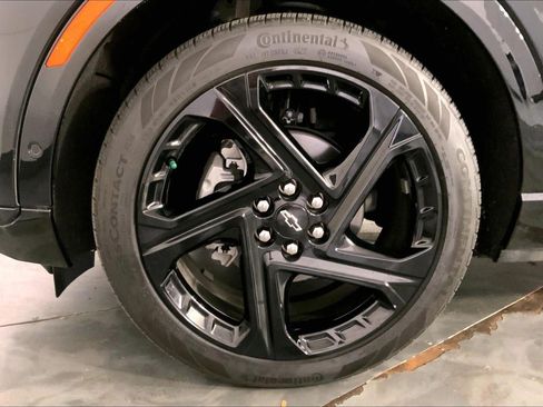Used 2024 Chevrolet Equinox EV RS FWD image 9