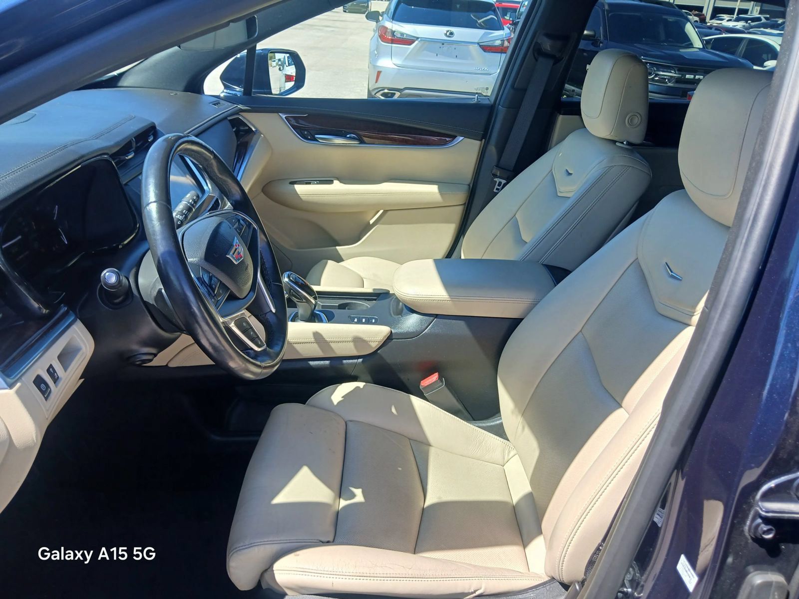 Used 2017 Cadillac XT5 Luxury w/ Driver Awareness Package AWD/4WD image 9