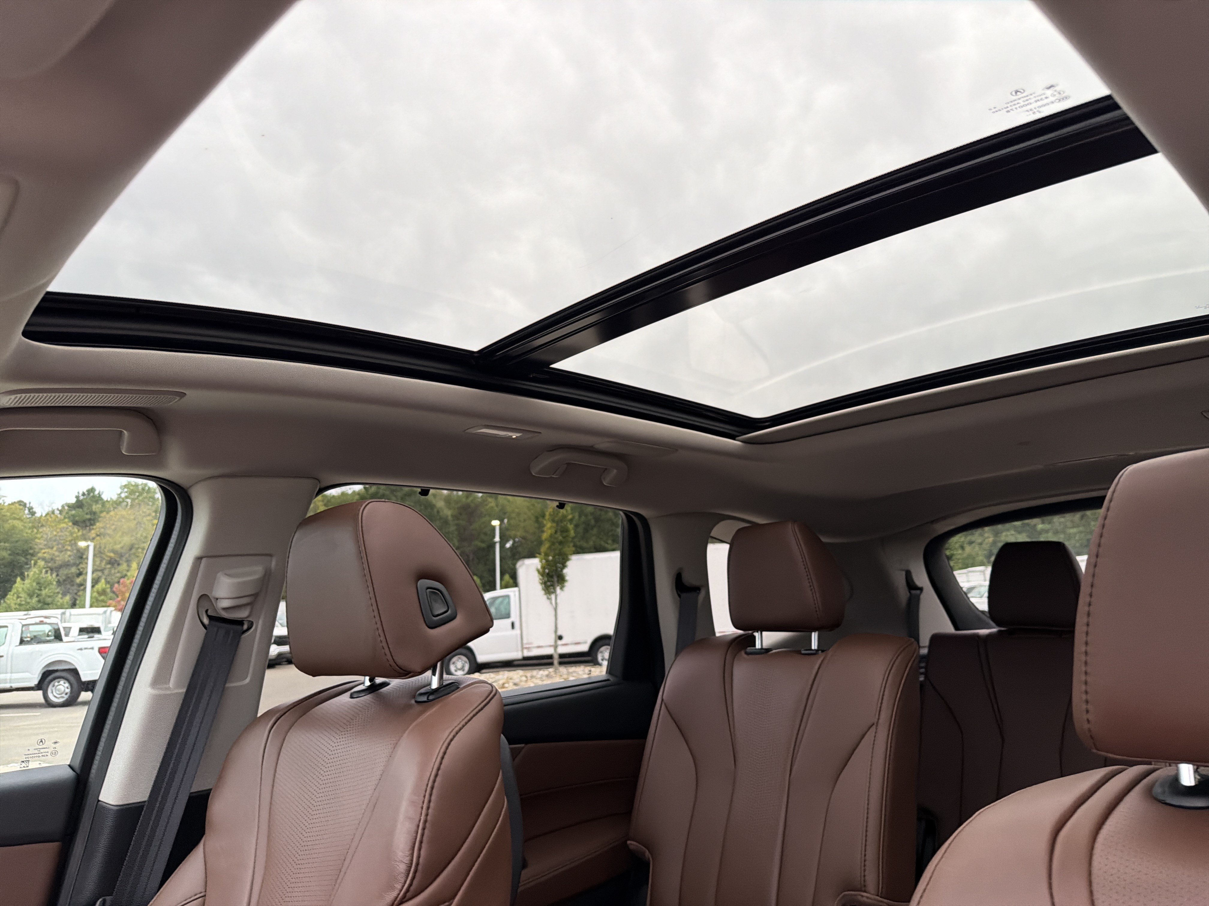 Certified 2026 Acura MDX w/ Technology Package FWD image 32