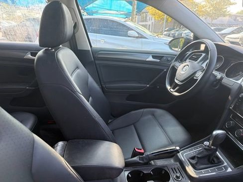 Used 2019 Volkswagen Golf SE FWD image 11
