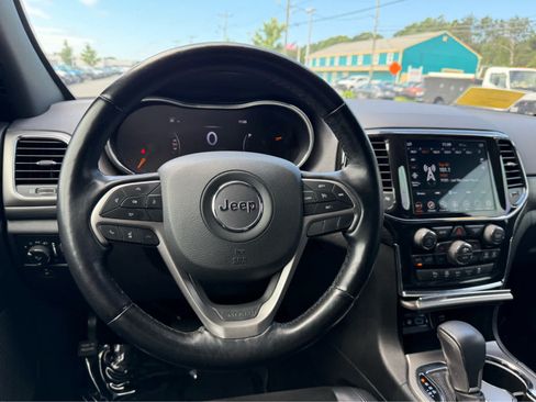 Used 2021 Jeep Grand Cherokee Laredo X AWD/4WD image 15