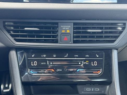 Used 2025 Volkswagen Jetta Sport FWD image 19