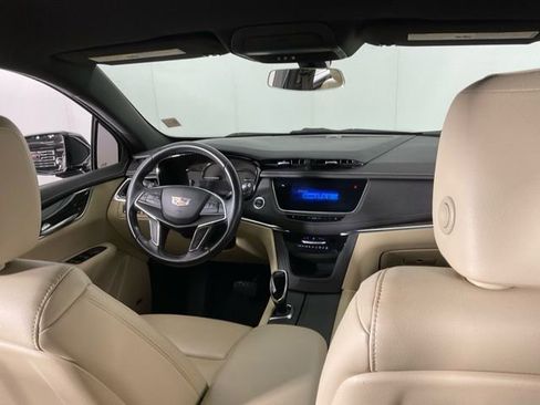 Used 2018 Cadillac XT5 Base image 13