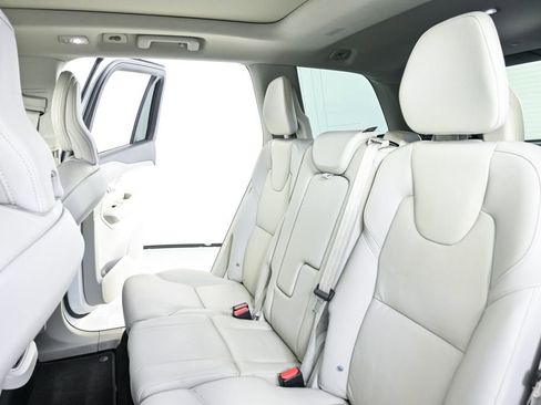 Certified 2023 Volvo XC90 B5 Plus image 21