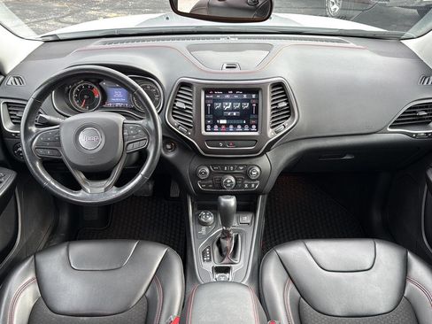 Used 2020 Jeep Cherokee Trailhawk w/ Cold Weather Group image 25