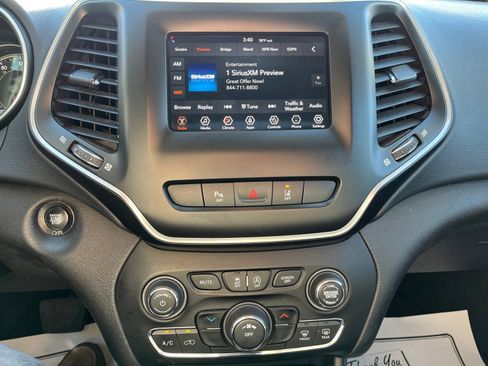 Used 2020 Jeep Cherokee Latitude Lux w/ Quick Order Package 26H Lux image 21