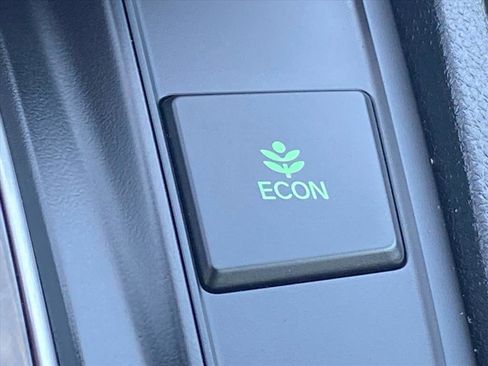 Used 2018 Honda CR-V Touring image 17