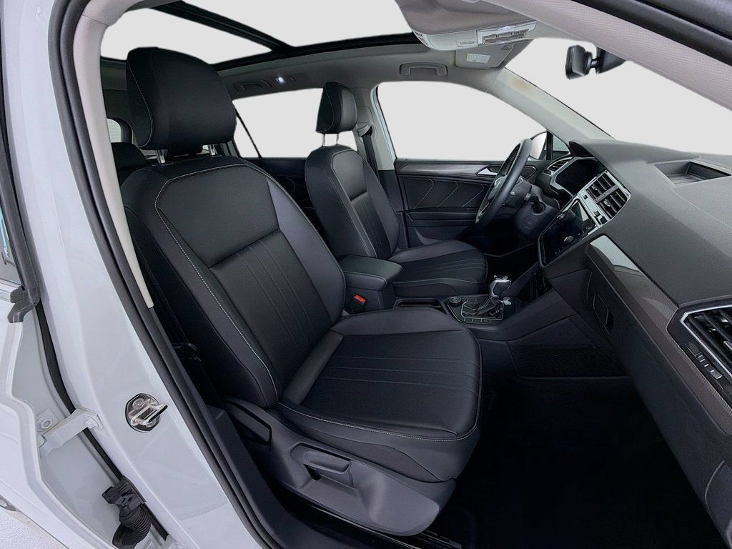 Used 2024 Volkswagen Tiguan SE w/ Panoramic Sunroof Package AWD/4WD image 28