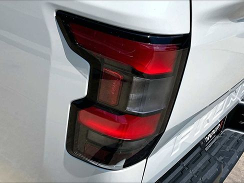 Used 2024 Nissan Frontier SL image 28