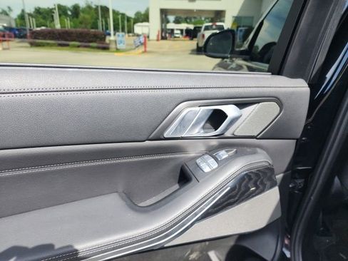 Used 2019 BMW X7 xDrive50i w/ Premium Package AWD/4WD image 14